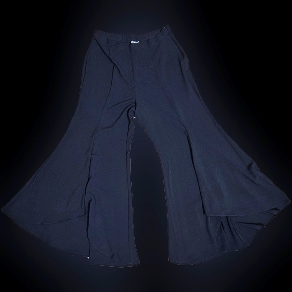 Venus High Rise, Back Zip, Black Flare Flowy Pants Size Large - Picture 2 of 11